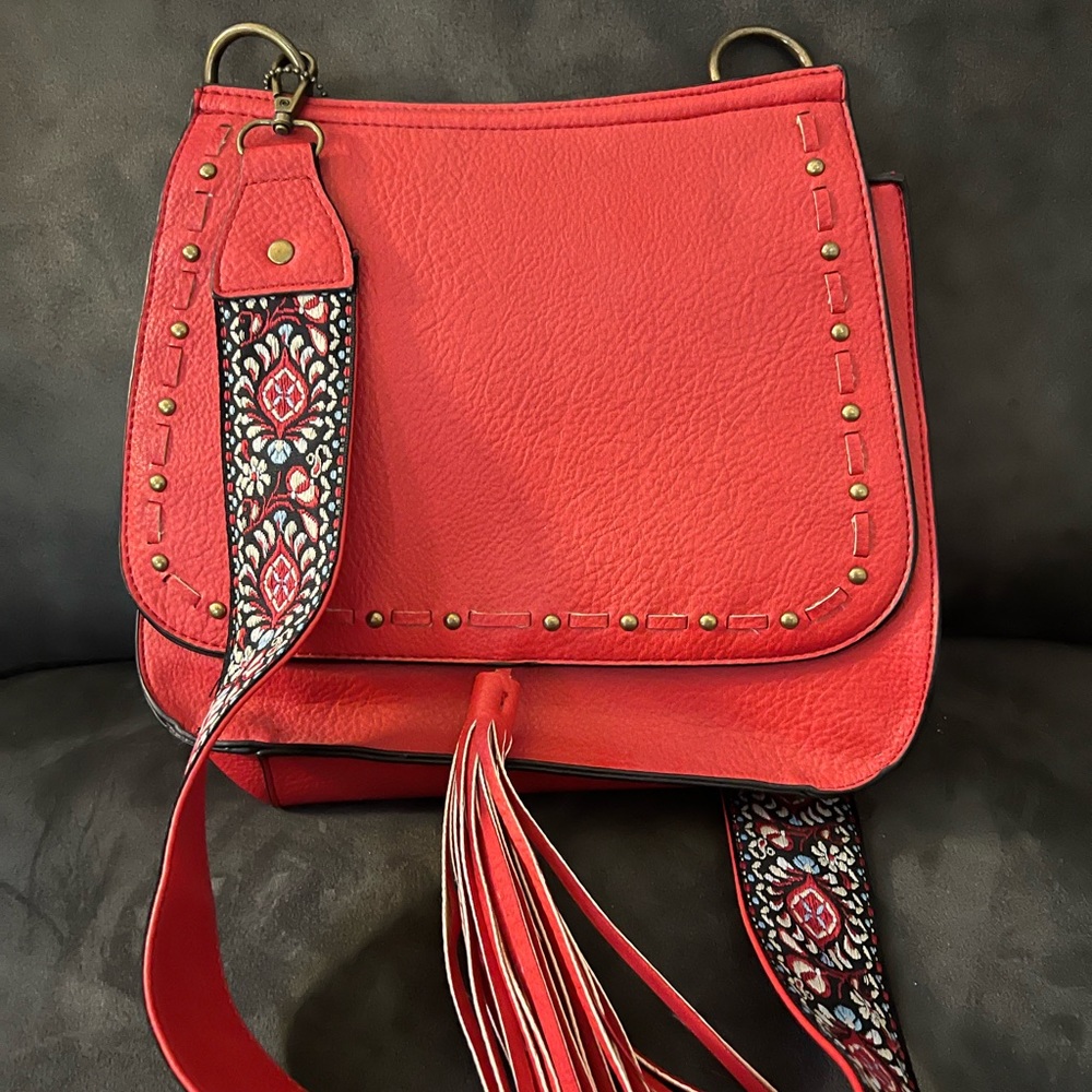 Vegan leather saddles bag with guitar strap and crossbody strap!